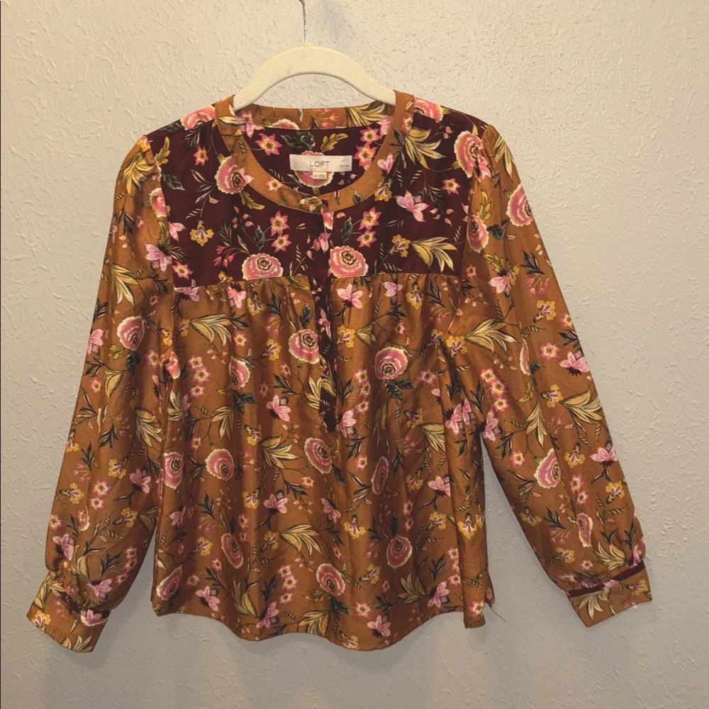 LOFT Shabby Chic Floral Henley Blouse Top Fall Sateen Women’s Petite Medium